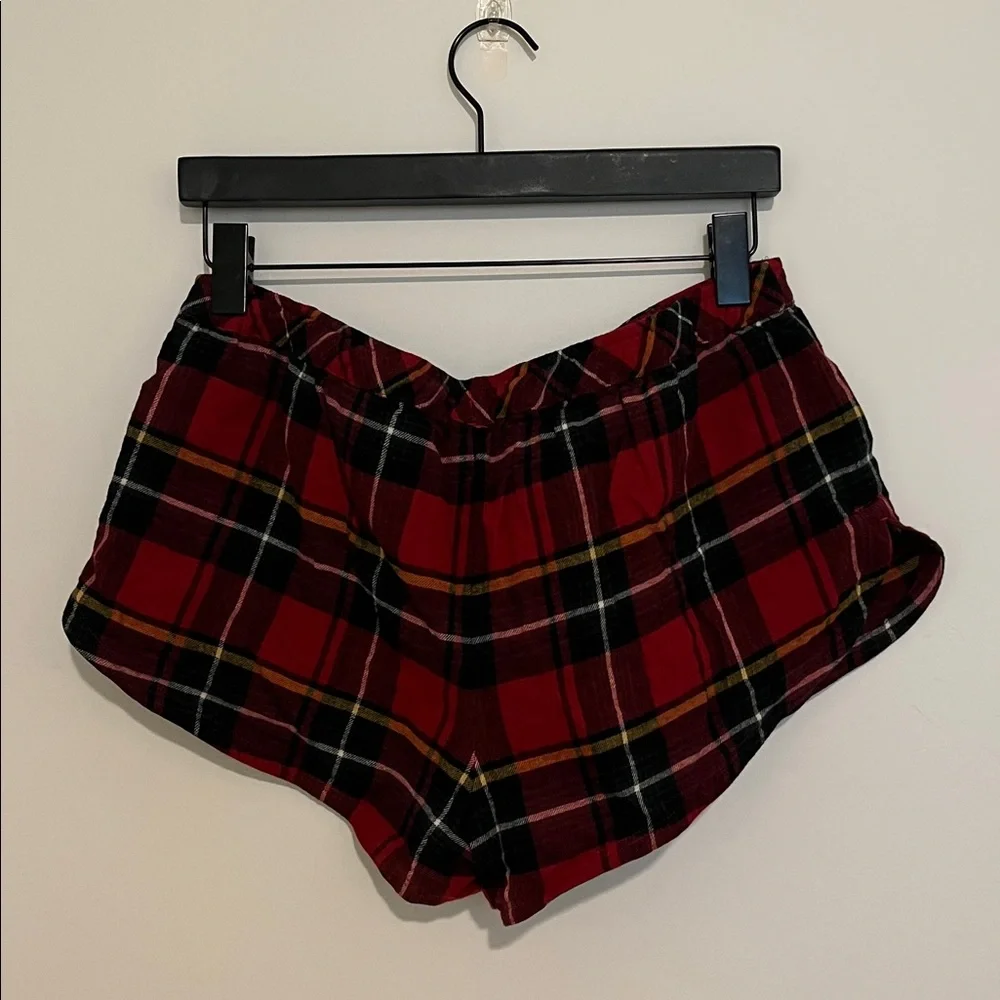 Skims Flannel Micro Sleep Shorts - Picture 13 of 15